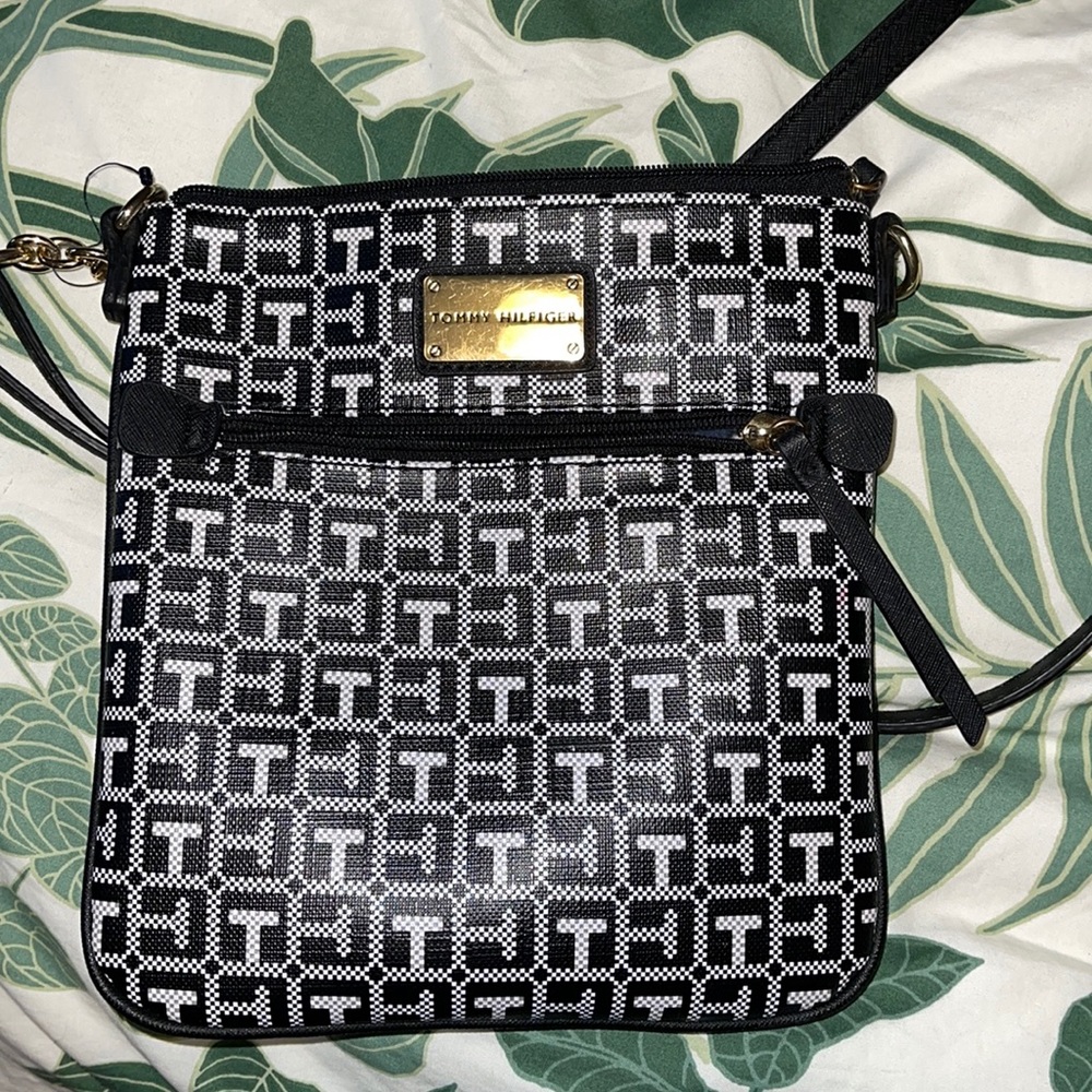 A crossbody purse